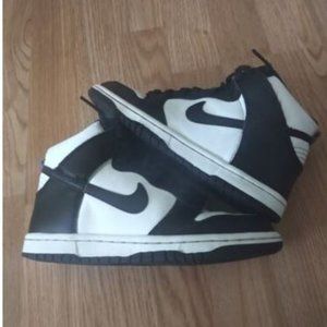 NIKE PANDA DUNKS (GREAT CONDITIONS)